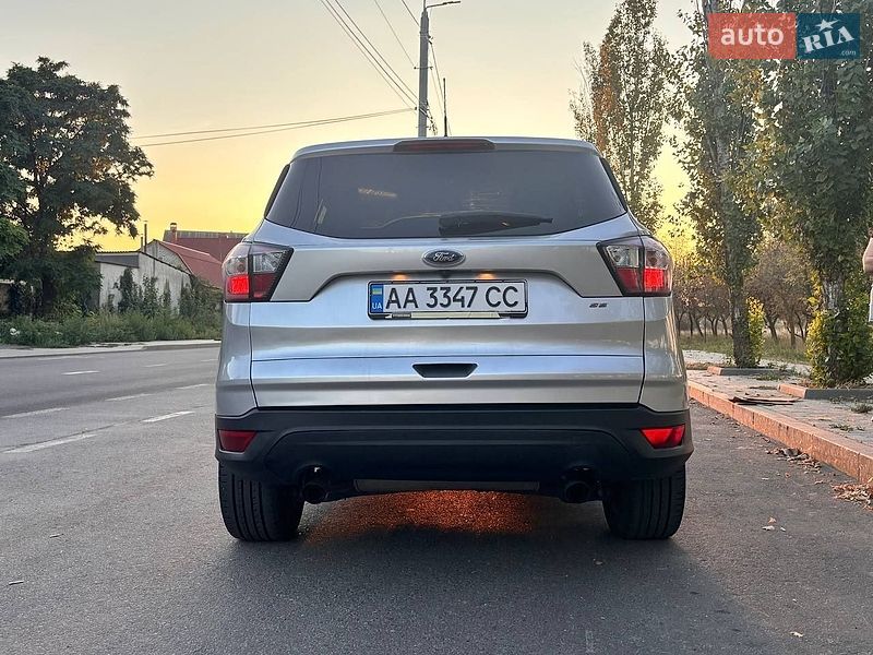 Внедорожник / Кроссовер Ford Escape 2017 в Николаеве
