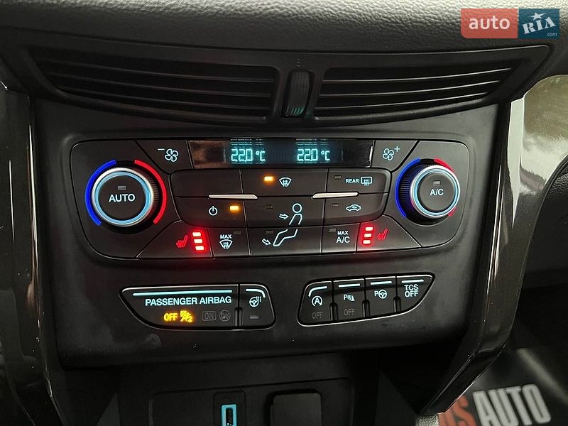 Внедорожник / Кроссовер Ford Escape 2017 в Хмельницком