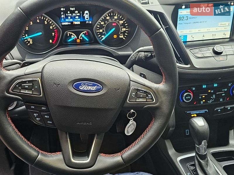 Внедорожник / Кроссовер Ford Escape 2017 в Остроге