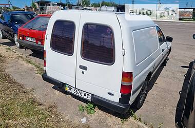 Грузовой фургон Ford Escort Express 2000 в 
