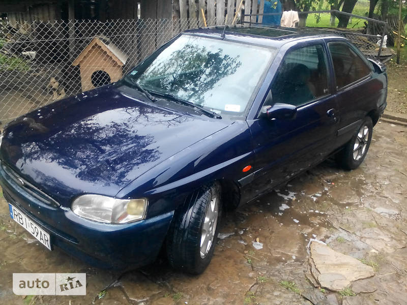 Хэтчбек Ford Escort 1997 в 