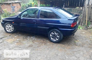 Хэтчбек Ford Escort 1997 в 