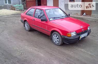 Хэтчбек Ford Escort 1990 в Борщеве