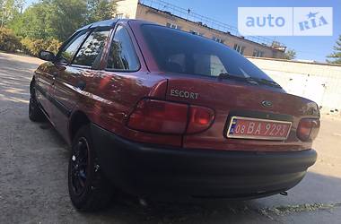 Седан Ford Escort 1997 в Энергодаре