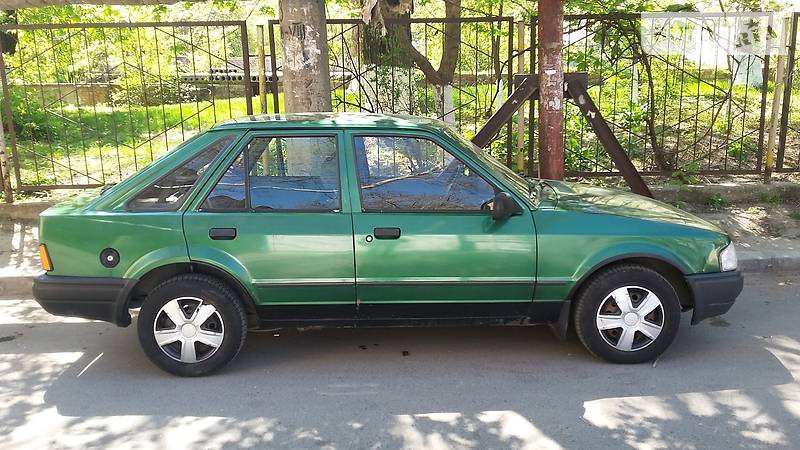 Ford Escort 1986 року