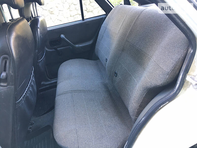 Хэтчбек Ford Escort 1988 в Збараже