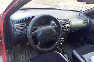 Пікап Ford Escort 2000 в Чернівцях