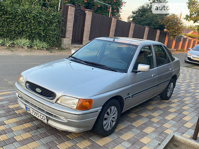 Хэтчбек Ford Escort 1994 в Одессе