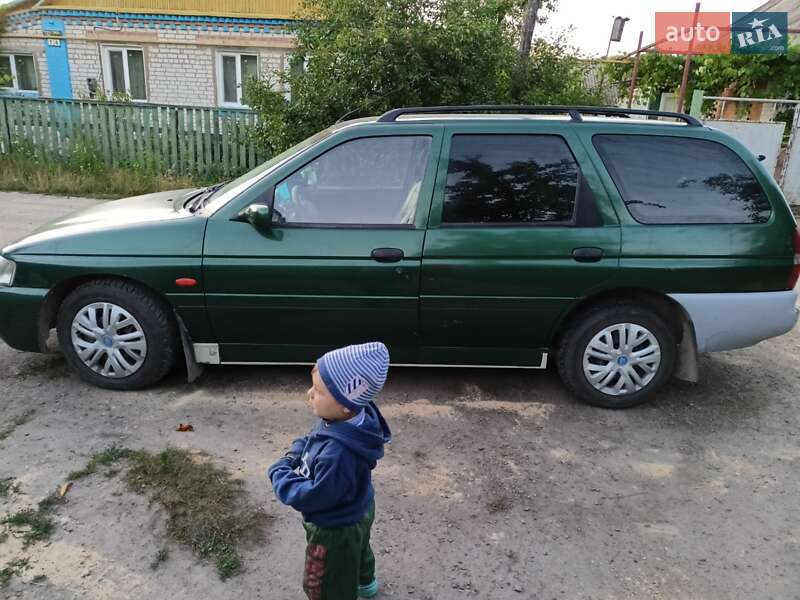 Универсал Ford Escort 1998 в Коростене