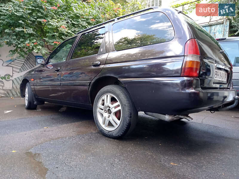 Универсал Ford Escort 1998 в Одессе