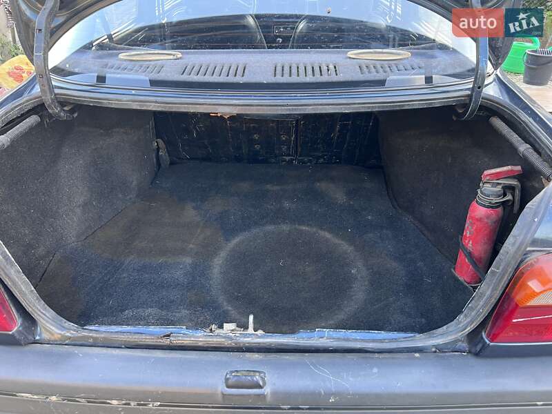 Седан Ford Escort 1994 в Раздельной