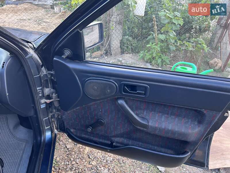 Седан Ford Escort 1994 в Раздельной