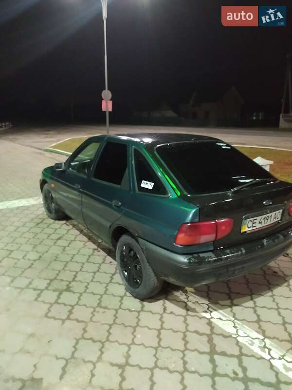 Седан Ford Escort 1997 в Черновцах