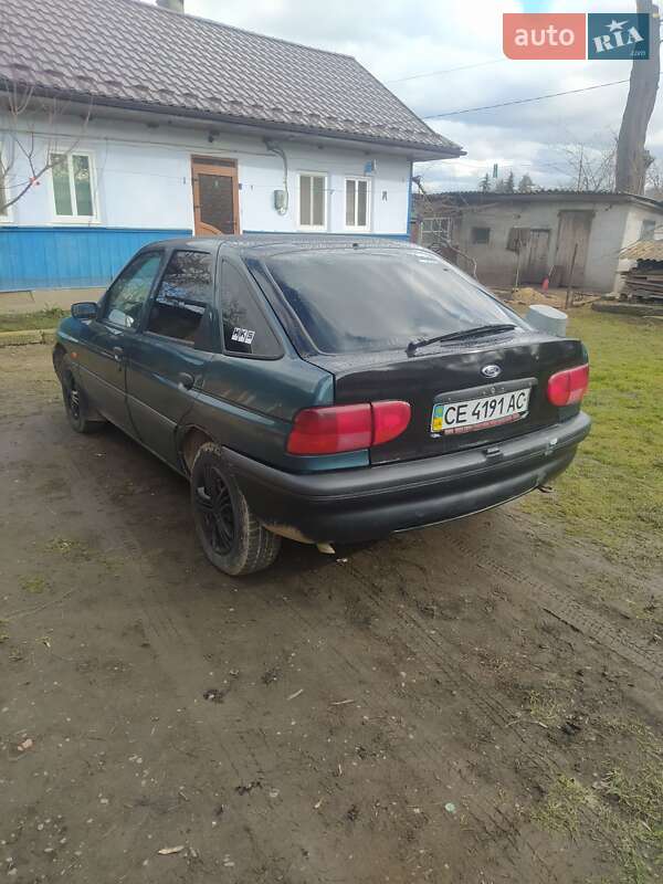 Седан Ford Escort 1997 в Черновцах