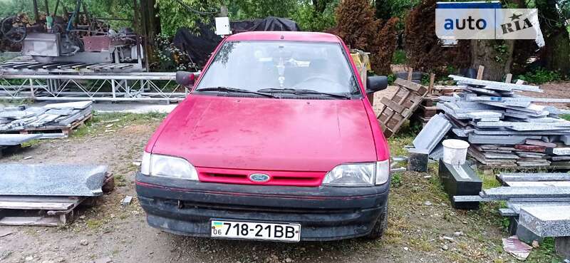 Ліфтбек Ford Escort 1990 в Чорткові