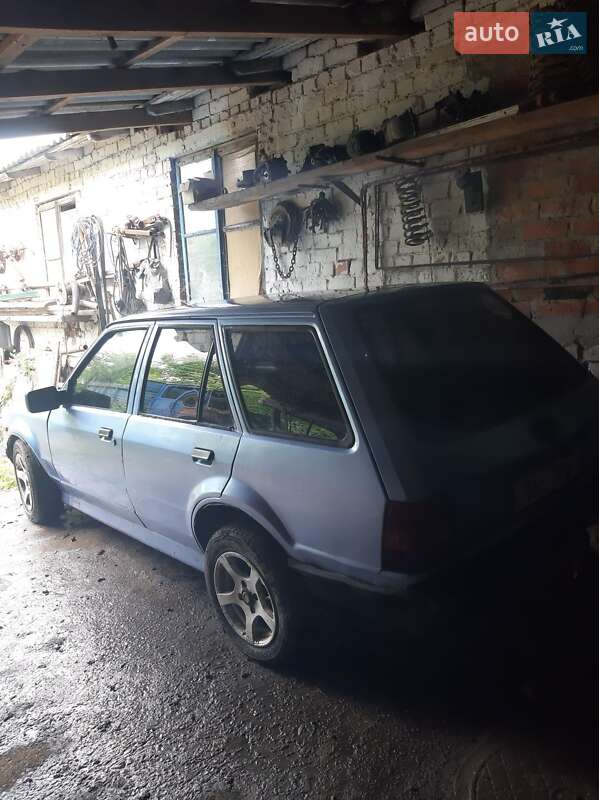 Універсал Ford Escort 1984 в Кіцмані фото 2 Універсал Ford Escort 1984 в Кіцмані