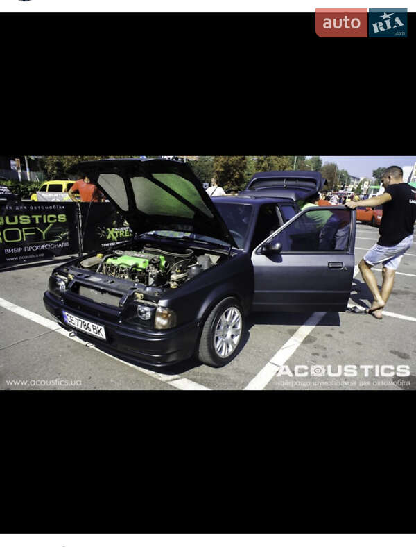 Хэтчбек Ford Escort 1987 в Черновцах