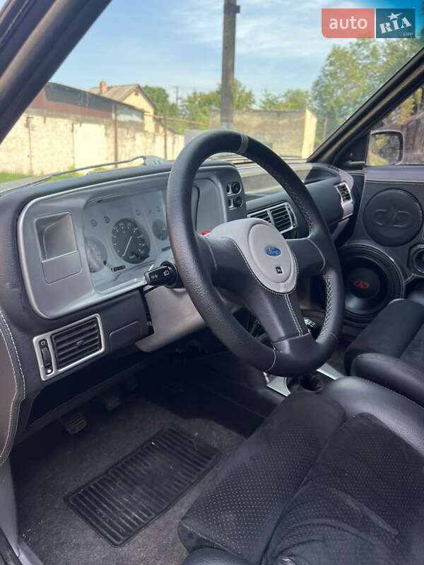 Хэтчбек Ford Escort 1987 в Черновцах