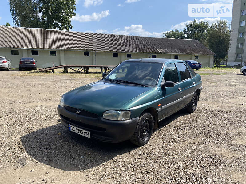 Обслуживание Ford Escort в Санкт-Петербурге | СТО Форд Эскорт Автосервис