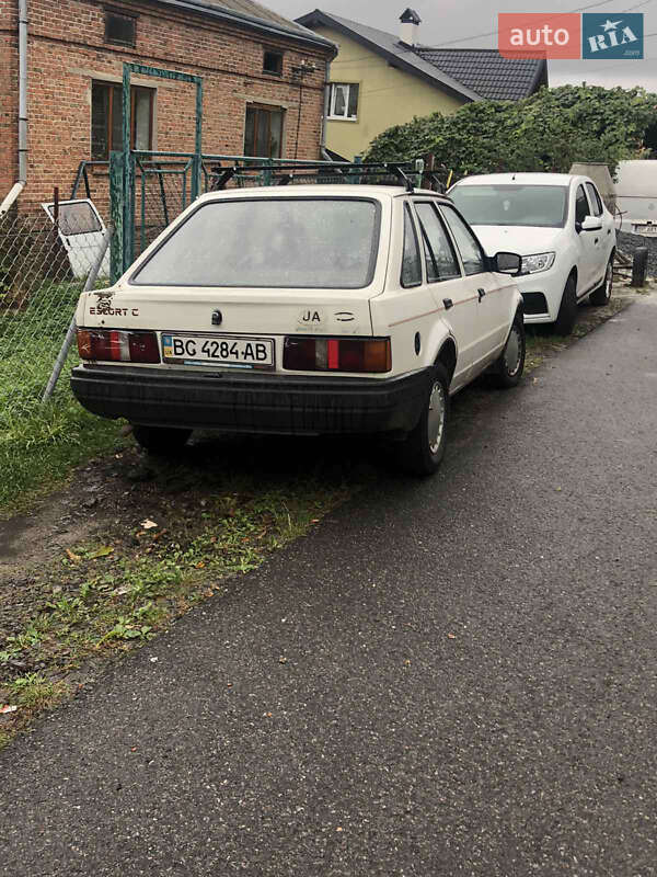 Хетчбек Ford Escort 1986 в Львові