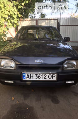 Хэтчбек Ford Escort 1989 в 