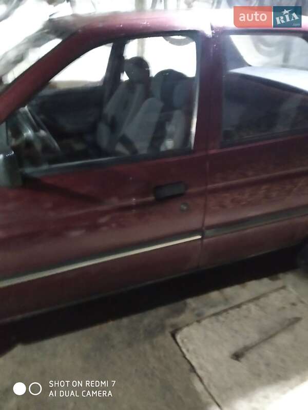 Седан Ford Escort 1994 в Рахове