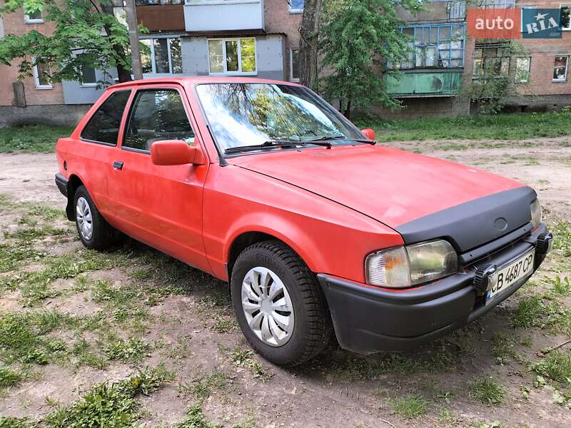 Хэтчбек Ford Escort 1987 в Чернигове