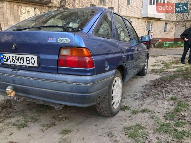 Хетчбек Ford Escort 1992 в Шостці