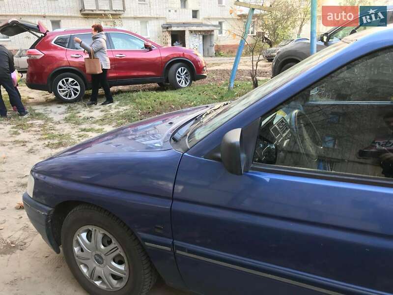 Хетчбек Ford Escort 1992 в Шостці