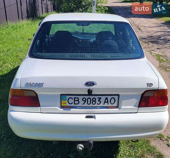 Седан Ford Escort 1995 в Прилуках
