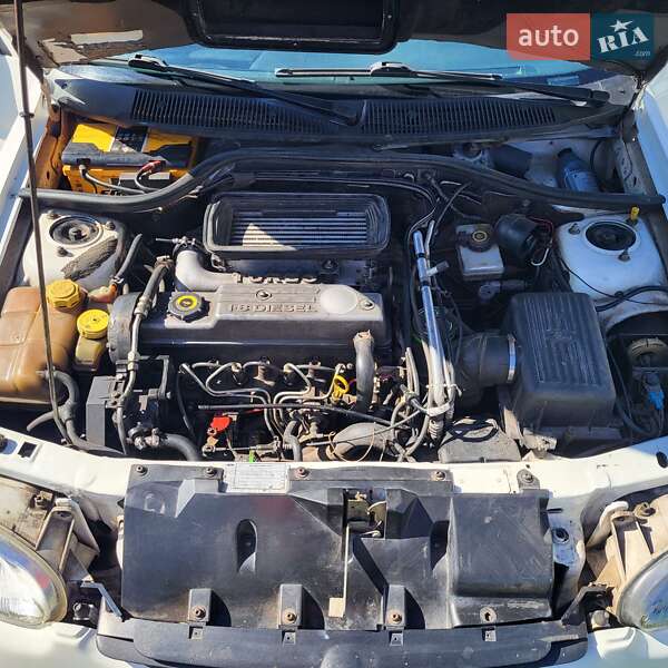 Седан Ford Escort 1995 в Прилуках