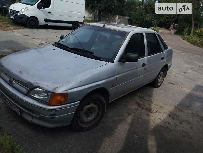 Хэтчбек Ford Escort 1990 в Житомире