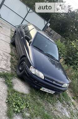 Хетчбек Ford Escort 1991 в Синельниковому