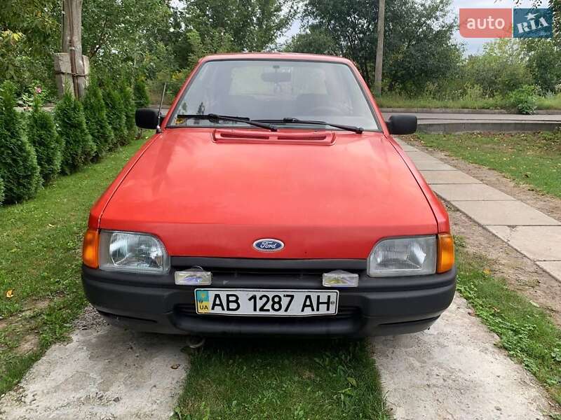 Хэтчбек Ford Escort 1987 в Хмельнике