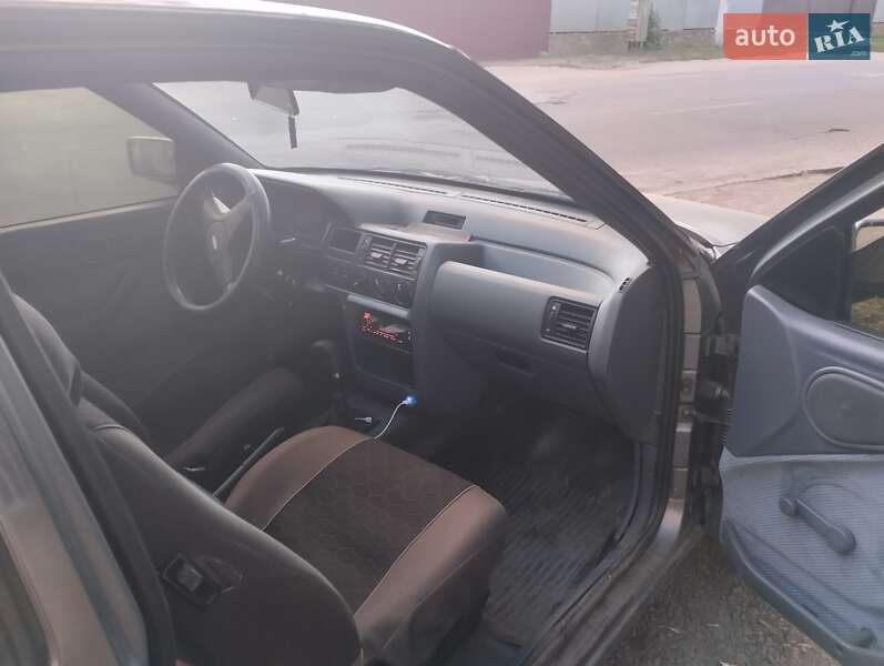 Хэтчбек Ford Escort 1992 в Бершади