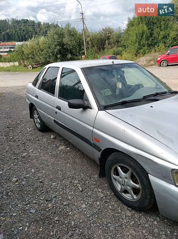 Хэтчбек Ford Escort 1996 в Воловце фото 3 Хэтчбек Ford Escort 1996 в Воловце