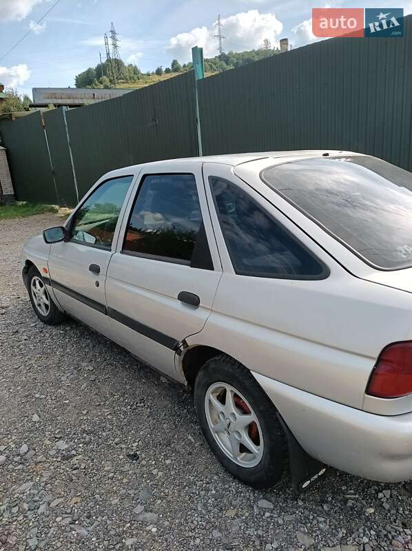 Хэтчбек Ford Escort 1996 в Воловце фото 6 Хэтчбек Ford Escort 1996 в Воловце