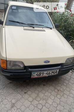 Хэтчбек Ford Escort 1987 в Смеле