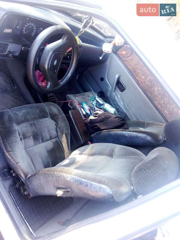 Хэтчбек Ford Escort 1986 в Кривом Роге