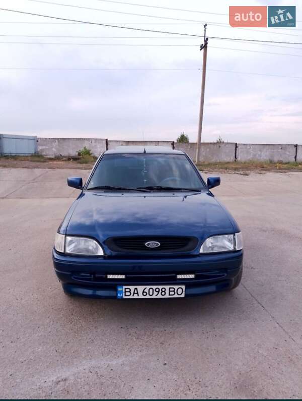 Хетчбек Ford Escort 1994 в Компаніївці