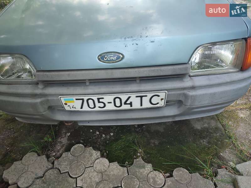 Хетчбек Ford Escort 1986 в Долині