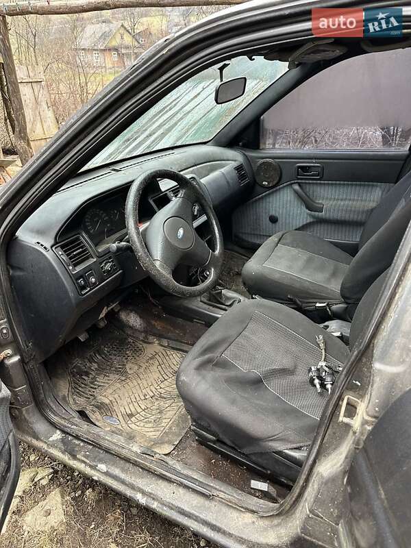 Хэтчбек Ford Escort 1991 в Хусте