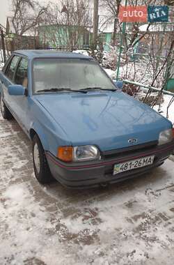 Хэтчбек Ford Escort 1989 в 