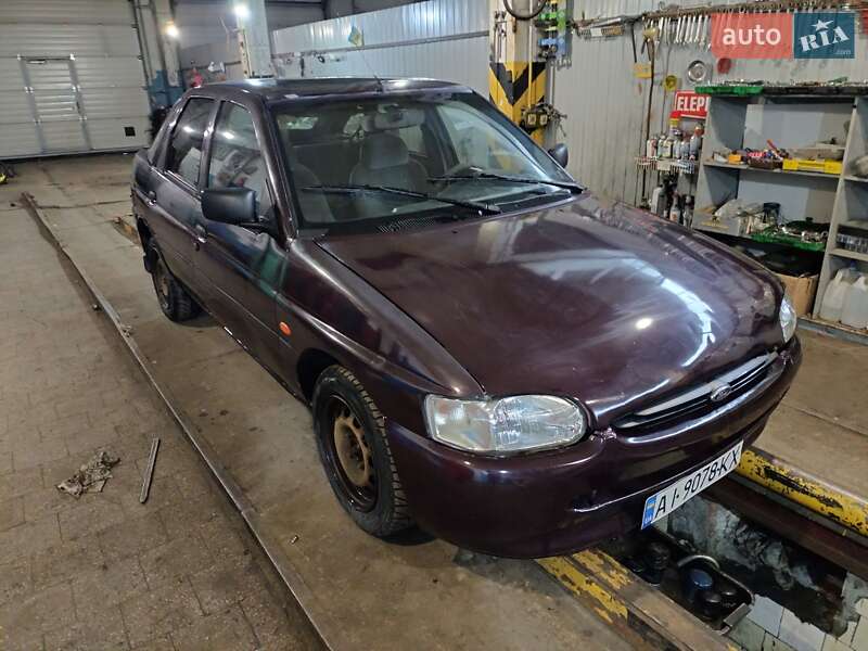 Хетчбек Ford Escort 1995 в Білій Церкві