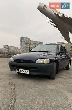 Седан Ford Escort 1997 в Богуславі