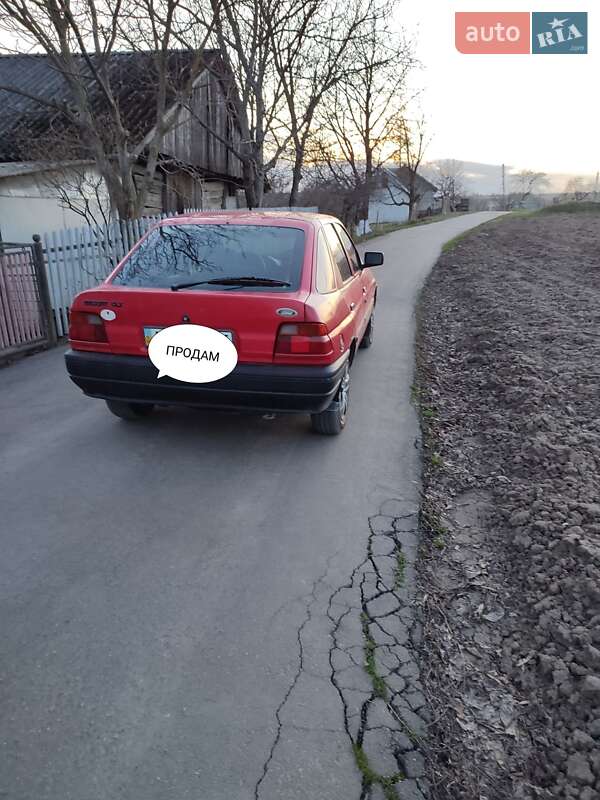 Седан Ford Escort 1992 в Ивано-Франковске