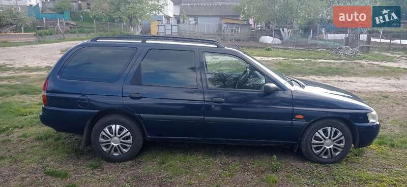 Універсал Ford Escort 1995 в Новгород-Сіверському