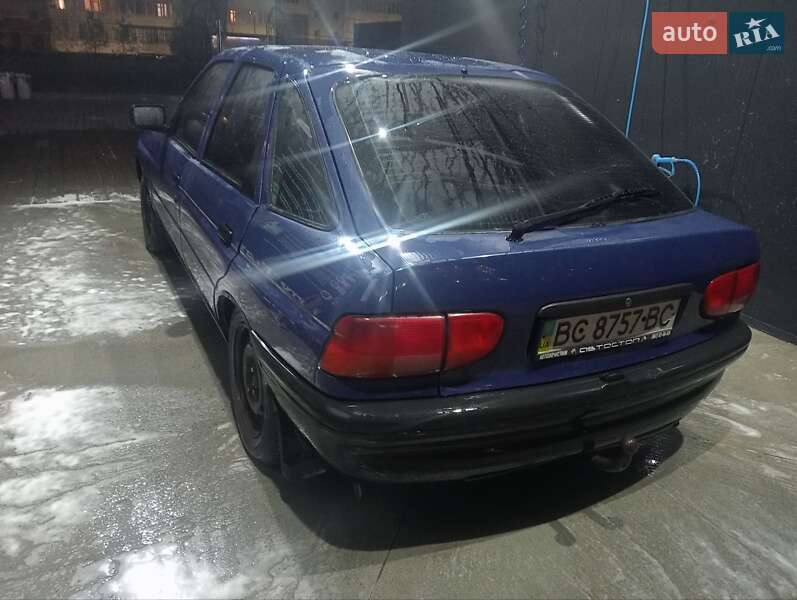 Хетчбек Ford Escort 1993 в Львові