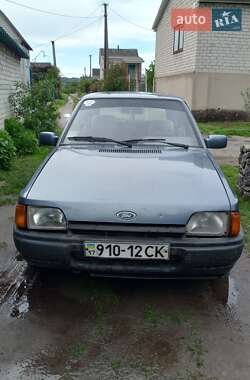 Хэтчбек Ford Escort 1989 в Светловодске