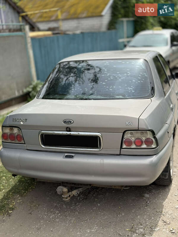 Седан Ford Escort 1996 в Мерефа